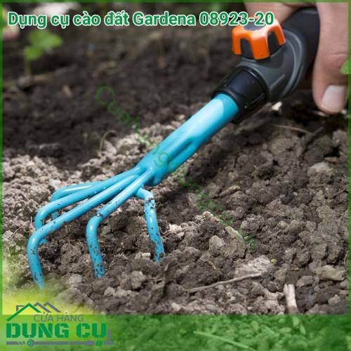 Dụng cụ cào đất mini Gardena 08923-20 là giúp xới tơi đất và loại bỏ tận gốc cỏ dại, cây dại làm hại cây, hoa trong vườn. Dụng cụ cào đất mini là dụng cụ làm vườn không thể thiếu cho khu vườn nhỏ của gia đình bạn.