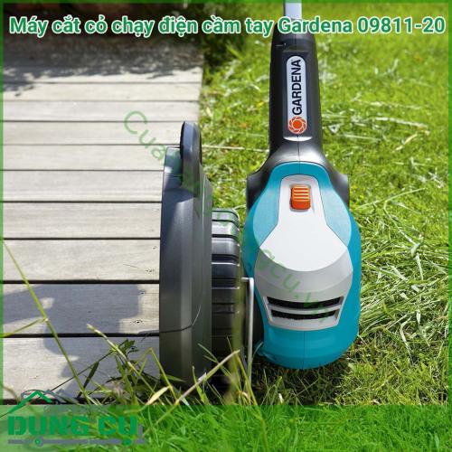 Máy cắt cỏ chạy điện cầm tay Gardena 09811-20 là công cụ mạnh nhất từ ​​dòng tông đơ cắt cỏ của Garden. Tiện lợi trong chức năng và phù hợp với các điều kiện khó khăn trong khu vực rộng lớn. 