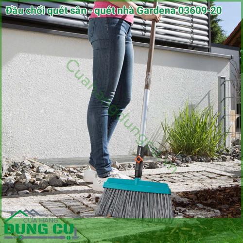 Đẩu chổi quét sân vườn nhà Gardena 03690-20 có độ rộng 32 cm, được làm từ nhựa polypropylen cao cấp giúp là lựa chọn lý tưởng của bạn để làm sạch dễ dàng khu vực sân thượng, ban công hoặc trong sân vườn.