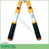 Kéo cắt tỉa hàng rào TOP TGH-06001VN với thiết kế thông minh có phần tay cầm bằng nhôm kết hợp nhựa rất chắc chắn, êm ái khi sử dụng mà không làm đau tay giúp bạn làm việc hiệu quả