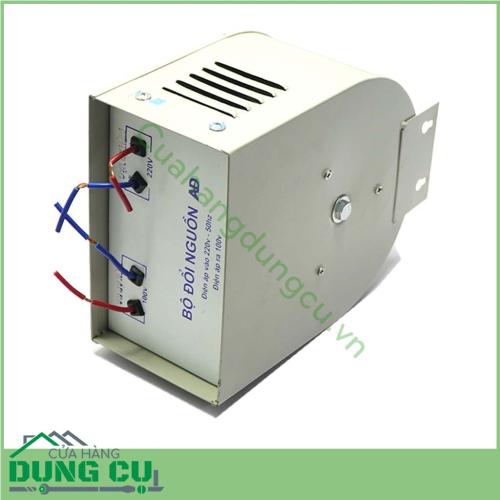 Bộ đổi nguồn 220V sang 110V phù hợp với các thiết bị điện chuẩn Nhật, Mỹ… và các thiết bị điện có điện áp từ 100 đến 120V với vỏ được làm bằng tôn sơn tĩnh điện chắc chắn và dây quấn bằng đồng nguyên chất