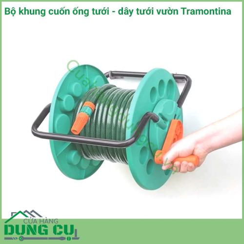 Bộ khung cuộn ống tưới - dây tưới vườn Tramontina là sản phẩm phù hợp có thể hỗ trợ bạn bất cứ khi nào bạn cần. Bạn có thể di chuyển cuộn dây một cách dễ dàng tới từng điểm chờ nước hoặc có thể gắn cố định trên tường bằng cách treo sản phẩm cố định.