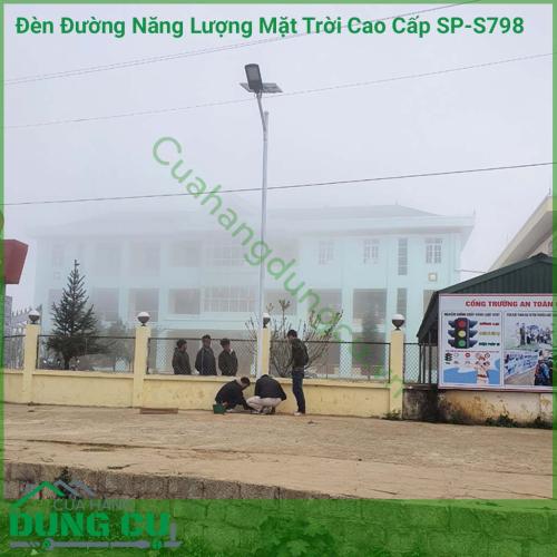 Đèn đường năng lượng mặt trời cao cấp SP-S798 sử dụng chiếu sáng như đèn đường, đèn cột, đèn chiếu, đèn cho các khu công nghiệp, đèn sân vườn cho biệt thự, ....