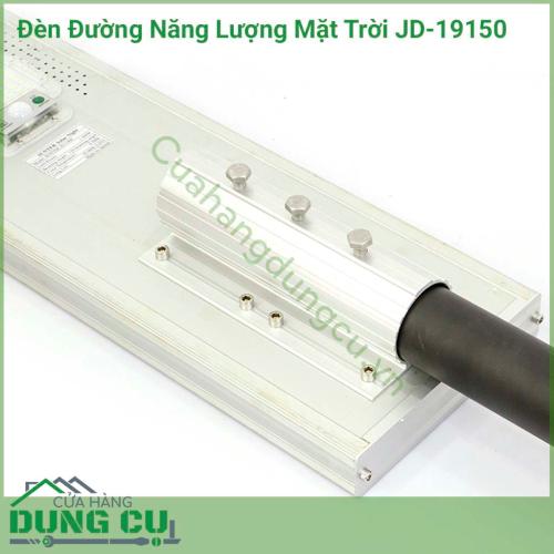 Đèn đường năng lượng mặt trời JD-19150 sử dụng chiếu sáng như đèn sân vườn cho đèn đường, đèn cho các khu công nghiệp, biệt thự, khu đất rộng, ...Đèn tích hợp bộ cảm biến ánh sáng, tự động sáng đèn khi trời tối và tắt đèn khi trời sáng. 