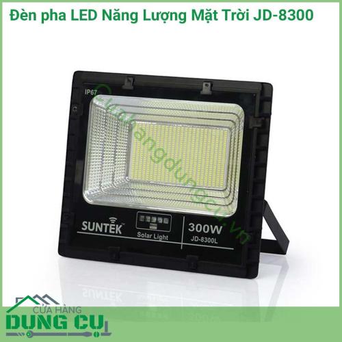 Đèn pha năng lượng mặt trời JD-8300 thích hợp dùng để chiếu sáng sân vườn của các khu biệt thự, resort,...Bên cạnh đó, đèn còn được tích hợp cảm biến ánh sáng thông minh, tự động bật sáng khi trời tối và tắt khi trời sáng.