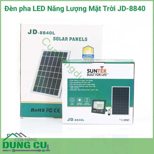 Đèn pha LED năng lượng mặt trời JD-8840 sử dụng chiếu sáng như đèn sân vườn cho biệt thự, đèn đường, khu vườn, khu ao, vuông tôm...Đèn tích hợp bộ cảm biến ánh sáng, tự động sáng đèn khi trời tối và tắt đèn khi trời sáng.