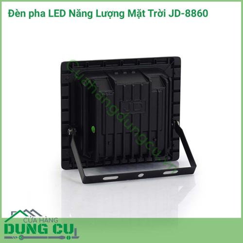 Đèn pha LED năng lượng mặt trời JD-8860 sử dụng chiếu sáng như đèn sân vườn cho biệt thự, đèn đường, đèn cho các khu đất rộng, khu vườn, khu ao, vuông tôm...Đèn tích hợp bộ cảm biến ánh sáng, tự động sáng đèn khi trời tối và tắt đèn khi trời sáng.