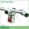 Vòi củ sen lạnh có 02 chức năng xả nước, 1 xả nước xuống bể chứa, 1 dùng để nối dây sen tắm, dây xịt vệ sinh,dây rửa xe….Bên cạnh đó đầu xả nước xuống chậu chứa nước cũng có thể nối dây máy giặt. Vòi có độ bền và tuổi thọ cao, đẹp mắt dễ dàng vệ sinh.