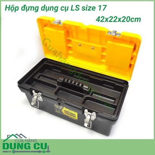 Hộp đựng dụng cụ LS size 17 được làm từ chất liệu nhựa cao cấp đảm bảo độ bền và chịu lực tốt, cho thời gian sử dụng lâu dài. Sản phẩm được thiết kế nhiều ngăn khác nhau, giúp bạn dễ dàng phân loại các dụng rất thuận tiện cho việc sử dụng