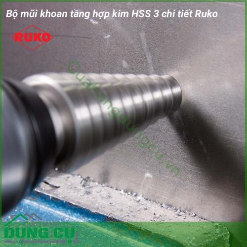 Bộ 3 mũi khoan tầng hợp kim HSS Ruko 101026 được thiết kế hình nón gồm nhiều đường kính trên cùng 1 mũi khoan. Ưu điểm khoan được nhiều lỗ có đường kính khác nhau trên cùng một mũi khoan mà không phải thay thế mũi nên tiết kiệm được rất nhiều thời gian.