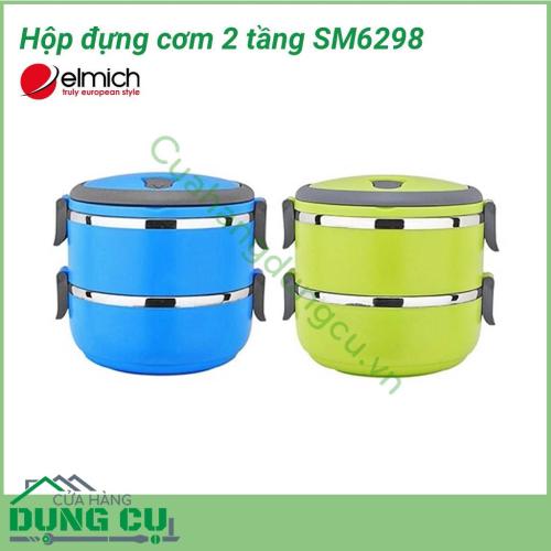 Hộp đựng cơm 2 tầng Smartcook SM6298 hộp được làm bằng inox 2 lớp cách nhiệt tốt, giữ cho thức ăn luôn ấm nóng, bạn vẫn sẽ thưởng thức bữa ăn thơm ngon, nóng hôi hổi như ăn tại nhà. Ngoài đựng cơm, bạn còn có thể dùng để đựng cháo, súp,… 