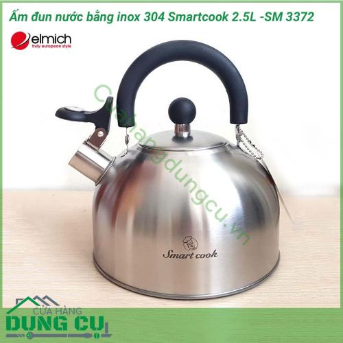 Siêu đun nước bằng inox 304 Smartcook 2.5L -SM 3372 được thiết kế đặc biệt giúp tối ưu, phân phối đều nhiệt lượng trong quá trình đun nấu. Chất liệu thân ấm được làm bằng Inox 304 độ bóng cao, an toàn cho sức khỏe không thôi ra chất độc hại. 