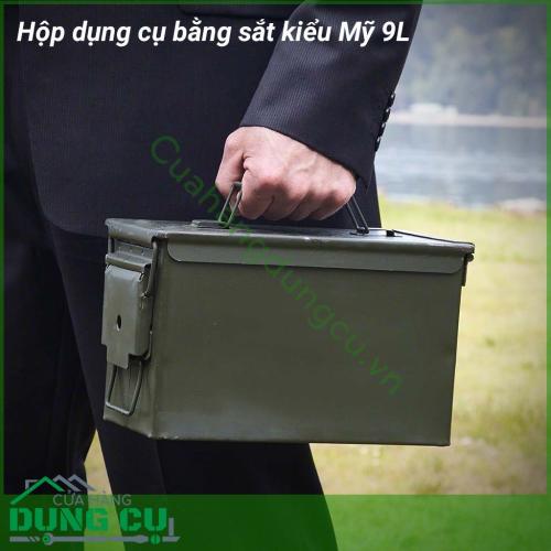 Hộp dụng cụ bằng sắt kiểu Mỹ 9L được làm bằng sắt hợp kim nên hoàn toàn không thấm nước, thùng rất nhẹ để có thể di chuyển đi nhiều nơi. Hộp rất dễ lau chùi, đảm bảo vệ sinh cho thùng cũng như những vật dụng đựng bên trong.