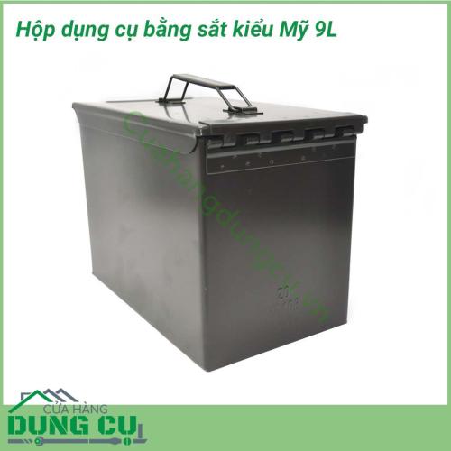 Hộp dụng cụ bằng sắt kiểu Mỹ 9L được làm bằng sắt hợp kim nên hoàn toàn không thấm nước, thùng rất nhẹ để có thể di chuyển đi nhiều nơi. Hộp rất dễ lau chùi, đảm bảo vệ sinh cho thùng cũng như những vật dụng đựng bên trong.