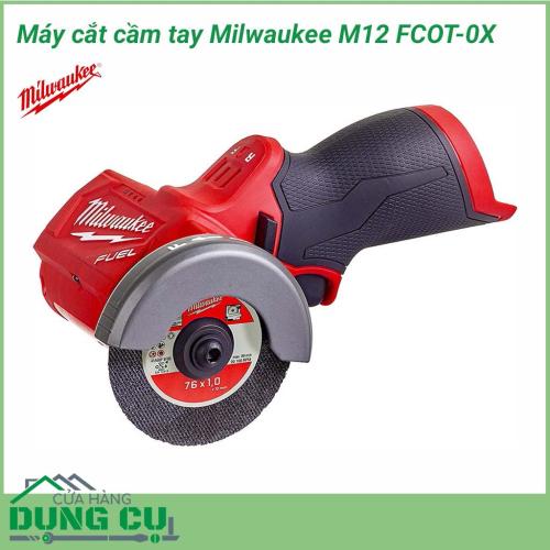 Máy cắt cầm tay Milwaukee M12 FCOT-0X là máy cắt cầm tay lý tưởng, cắt được mọi vật liệu khác nhau, từ cắt gạch đá, cắt kim loại, cắt gỗ. Máy cắt Milwaukee M12 FCOT-0X thiết kế dạng cầm tay nhỏ gọn, điện thế 12V, lưỡi dao 76mm mang lại độ sâu cắt 16,3mm.