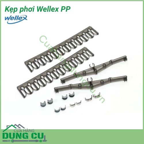 Móc kẹp quần áo Wellex PP được làm từ chất liệu nhựa polycarbonate chắc chắn, tuyệt đối không làm hư hại quần áo. Móc kẹp Wellex PP với kiểu dáng kẹp tiện dụng, gọn nhẹ, cho bạn phơi được thật nhiều đồ mong muốn, tiết kiệm diện tích, dễ dàng lưu trữ.