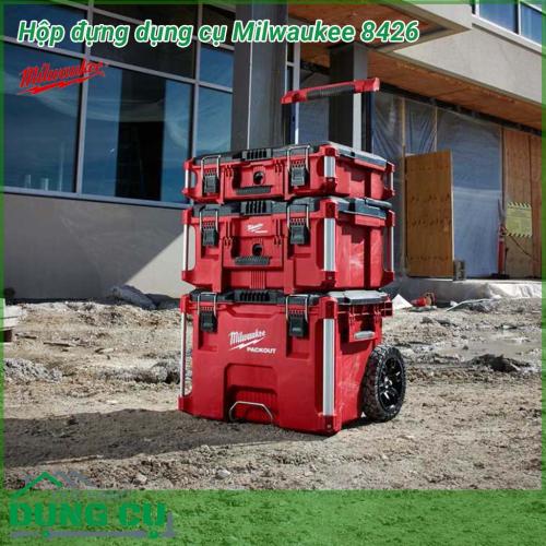 Hộp đồ nghề Milwaukee 8426 với khả năng lưu trữ vượt trội cùng kết cấu rắn chắc chống va đập mạnh hiệu quả giúp việc bảo quản đồ nghề tốt hơn, tránh rơi ra ngoài hay thất lạc trong suốt quá trình làm việc và di chuyển. 