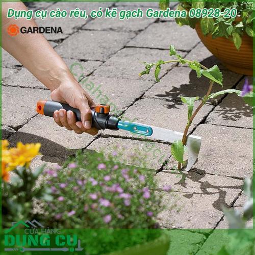 Dụng cụ làm cỏ, rêu, kẽ sân Gardena 08928-20 giúp bạn làm sạch cỏ sân, cỏ vườn, các loại cỏ bám ở kẽ sân, tường một cách dễ dàng. Với thiết kế hiện đại, kiểu dáng sang trọng, màu sắc tươi tắn, sản phẩm làm vườn tốt nhất dành cho khu vườn của bạn