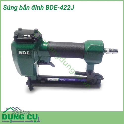 Súng bắn đinh BDE-422J là dòng sản phẩm với nhiều ưu điểm như khối lượng nhẹ, tính linh hoạt cao; tay cầm cao su vững chắc; chất liệu kim loại cứng bền; rãnh đặt đinh dễ đóng mở; độ sâu bắn đinh có thể điều chỉnh dễ dàng.