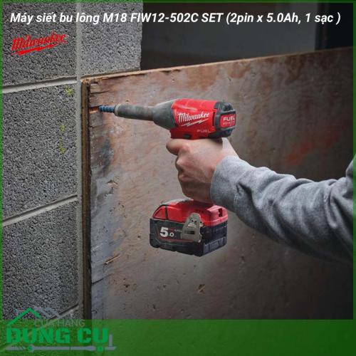 Máy siết bu lông Milwaukee M18 FIW12-502C trọn bộ (2pin x 5.0Ah, 1 sạc) chuyên nghiệp sở hữu lực xoắn 300Nm đầy mạnh mẽ giúp việc hoàn thành công việc được trở nên dễ dàng hơn, dù phải thực thi trong các điều kiện không được thuận lợi.