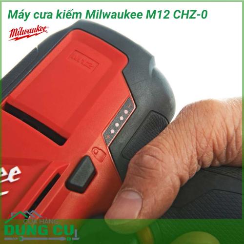 Máy cưa kiếm Milwaukee M12 CHZ-0 thiết kế nhỏ gọn, giúp người dùng điều khiển máy dễ hơn, cho đường cắt chính xác, làm việc được ở mọi không gian.