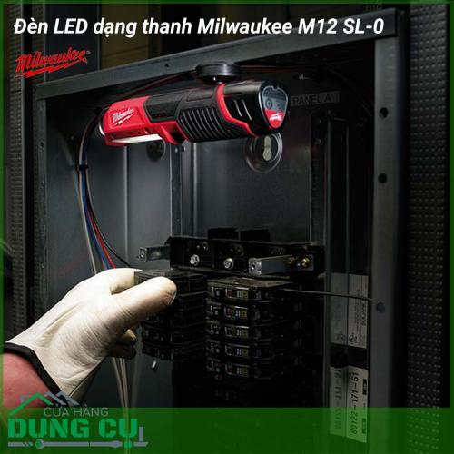 Đèn LED dạng thanh Milwaukee M12 SL-0 sản phẩm chuyên dụng cho công việc sữa chữa, chế tác... chuyên nghiệp, cần di chuyển nhiều hoặc làm việc trên cao. Đèn LED dạng thanh là sự kết hợp của tính linh hoạt và công suất lớn.