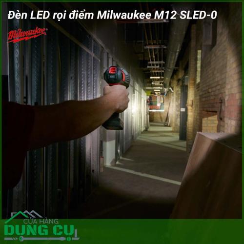 Đèn led rọi điểm Milwaukee M12 SLED-0 là đèn led chiếu sáng tập trung vào 1 điểm cố định, để làm nổi bật vật cần chiếu sáng. Khoảng cách chiếu sáng lên tới 640 mét. Độ phân giải cao cho màu sắc trung thực, ánh sáng tự nhiên.