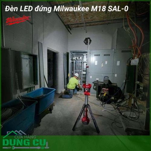 Đèn led đứng Milwaukee  M18 SAL-0 được thiết kế để cung cấp cho các chuyên gia một giải pháp chiếu sáng khu vực thích nghi, thực hiện và tồn tại trong sử dụng công nghiệp không giống như bất kỳ đèn làm việc cầm tay nào khác.