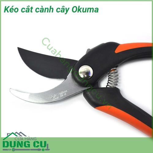 Kéo cắt cành Okuma với cấu tạo ưu việt: lưỡi kéo được làm bằng thép SK5 sắc, bén và không han rỉ. Tay cầm bằng cán đúc kim loại, bọc nhựa màu cam đen với lớp cao su bảo vệ. Kéo cắt cành Okuma là sản phẩm làm vườn chuyên dụng mà khách hàng đang cần tìm.