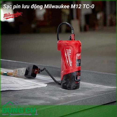 Sạc pin lưu động Milwaukee M12 TC-0 nhỏ gọn nhất trong tất cả tất cả các bộ pin M12 ™ chính hãng, cho phép thực hiện các nhu cầu sạc đầy năng lượng một cách nhanh chóng và thuận tiện. M