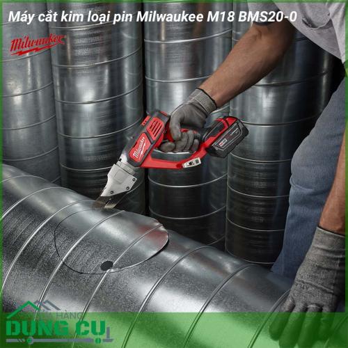 Máy cắt kim loại Milwaukee M18 BMS20-0 cắt chính xác với độ sâu tối đa trên các nguyên vật liệu một cách dễ dàng. Kiểm soát hoàn toàn trong suốt quá trình sử dung với thiết kế công thái học cho sự thoải mái nhất khi vận hành