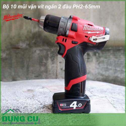 Bộ 10 mũi vặn vít ngắn 2 đầu Milwaukee PH2-65mm được làm bằng chất liệu hợp kim thép cứng cáp, không hoen gỉ hay cong vênh, mài mòn trong quá trình làm việc, cho độ bền sử dụng lâu dài theo thời gian. 