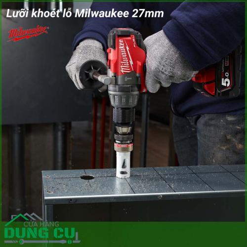 Lưỡi khoét lỗ Milwaukee đa năng 27mm được làm bằng chất liệu hợp kim thép cứng cáp, không hoen gỉ hay cong vênh, mài mòn trong quá trình làm việc, cho độ bền sử dụng lâu dài theo thời gian