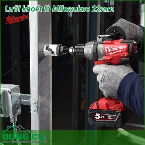 Lưỡi khoét lỗ Milwaukee 22mm được làm bằng chất liệu hợp kim thép cứng cáp, không hoen gỉ hay cong vênh, mài mòn trong quá trình làm việc, cho độ bền sử dụng lâu dài theo thời gian. 