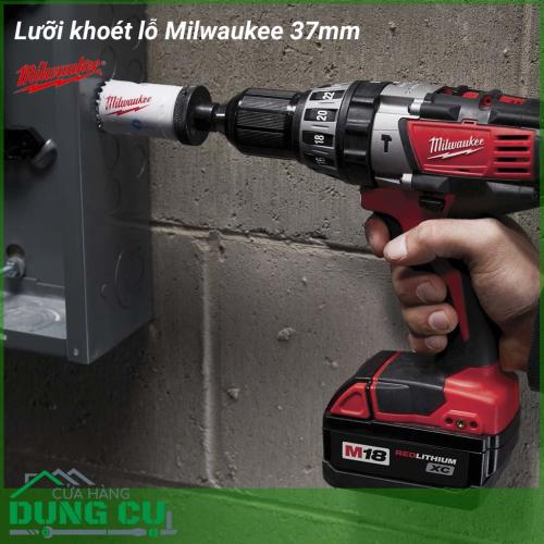 Lưỡi khoét lỗ Milwaukee 37mm được làm bằng chất liệu hợp kim thép cứng cáp, không hoen gỉ hay cong vênh, mài mòn trong quá trình làm việc, cho độ bền sử dụng lâu dài theo thời gian