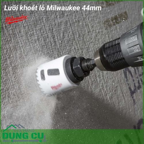 Lưỡi khoét lỗ Milwaukee 44mm được làm bằng chất liệu hợp kim thép cứng cáp, không hoen gỉ hay cong vênh, mài mòn trong quá trình làm việc, cho độ bền sử dụng lâu dài theo thời gian