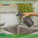 Bình xịt tưới cây 1 lít Gardena 11112-20 được thiết kế và sản xuất trên dây chuyền và công nghệ của Đức. Với vật liệu là từ nhựa HPDE cao cấp có được độ bền cao, thích nghi được với sự khắc nghiệt của thời tiết ngoài trời. 