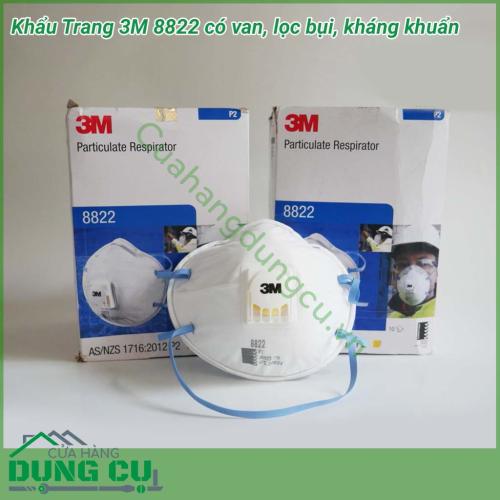 Khẩu trang kháng khuẩn 3M 8822 có van thở là dòng khẩu trang cao cấp tiêu chuẩn P2 ( N95 ) thường xuyên được tin tưởng sử dụng tại các bệnh viện, xí nghiệp, nhà máy, những nơi tiếp xúc với môi trường độc hại và nguồn bệnh có nguy cơ lây nhiễm cao. 