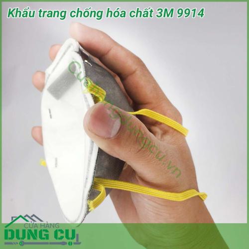 Khẩu trang chống hóa chất 3M 9914 được biết đến như giải pháp tin cậy chống bụi, bảo vệ công nhân làm làm việc trong môi trường bụi có dầu. Đặc biệt 3M 9914 còn có thêm van thở giúp người đeo hô hấp dễ dàng.