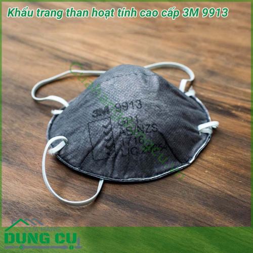 Khẩu trang than hoạt tính cao cấp 3M 9913 lọc bụi siêu mịn 2.5. Được thiết kế nhằm bảo vệ hệ hô hấp người lao động khi làm việc trong môi trường nhiều khói bụi, ô nhiễm, các loại hơi hữu cơ, bụi dầu, hơi sơn, bụi gỗ…