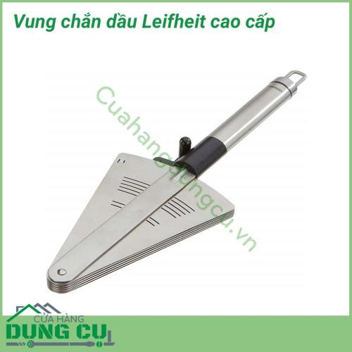 Vung chắn dầu Leifheit cao cấp giúp hạn chế tối đa dầu mỡ bắn ra khi chiên rán mà lại không bị hấp hơi như khi bạn dùng nắp kín đậy chảo do tấm chắn có các khe nhỏ thoát hơi.