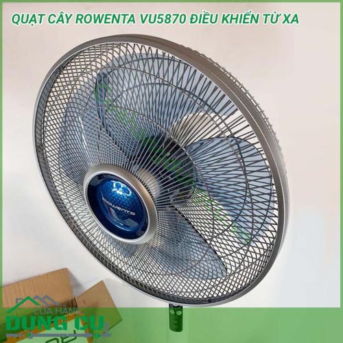 Quạt cây Rowenta VU5870 điều khiển từ xa với công suất 70W cung cấp không khí trong lành trong mỗi căn phòng, đặc biệt với âm lượng 35 dB, quạt rất yên tĩnh không gây tiếng ồn. Đây là chiếc quạt lý tưởng để sử dụng yên tĩnh khi ngủ, xem TV, làm việc.