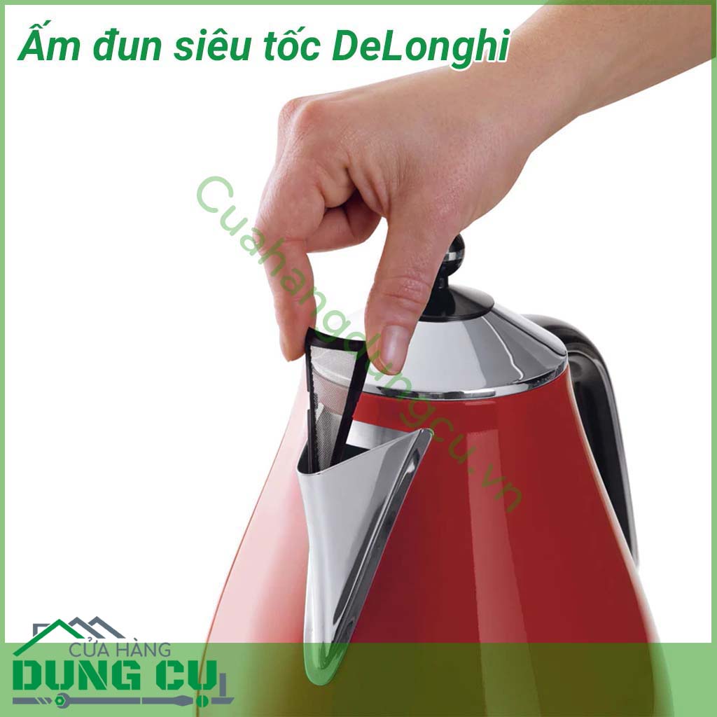 Ấm đun siêu tốc DeLonghi với kiểu dáng tinh tế, màu sắc hiện đại tạo không gian nhà bạn trở nên sang trọng hơn. Ấm đun nước Delonghi có chất liệu được làm bằng thép không gỉ, bền, làm cho sản phẩm được đun sôi nhanh, vệ sinh trở nên dễ dàng.