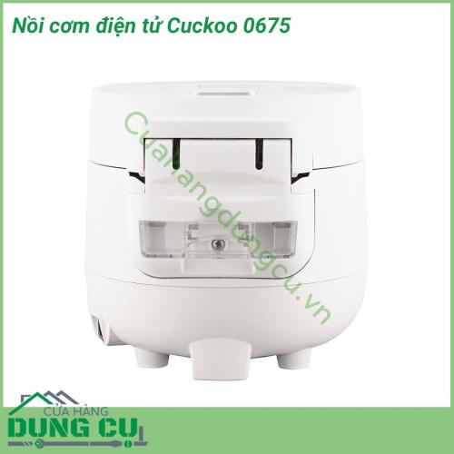 Nồi cơm điện tử Cuckoo 0675 sở hữu thiết kế rất hiện đại, các đường nét được bo cong nhẹ nhàng, sử dụng màu sắc trắng tinh tế mang đến vẻ đẹp sang trọng, tiện nghi cho không gian bếp.