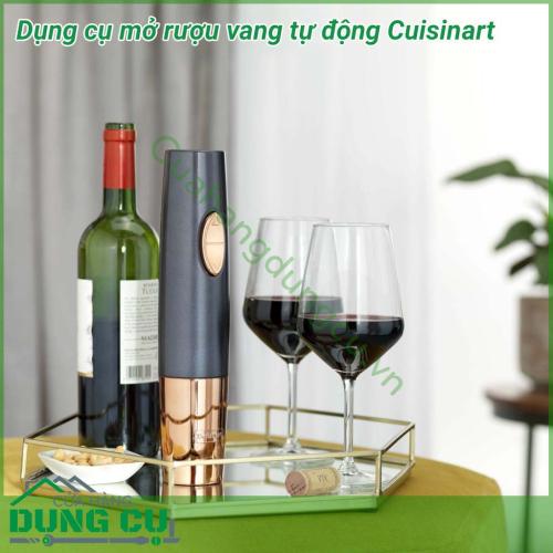 Dụng cụ mở nắp rượu vang tự động Cuisinart Thiết kế thanh lịch, kiểu dáng đẹp, không dây với điểm nhấn bằng thép không gỉ. Mở tối đa 80 chai trong một lần sạc, sạc lại nhanh chóng