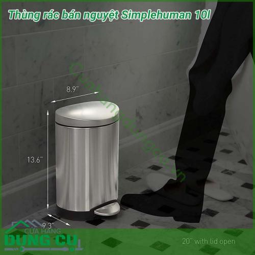 Thùng rác bán nguyệt Simplehuman 10l tiết kiệm không gian này có thể đặt sát tường, hoàn hảo cho phòng tắm hoặc văn phòng. Thùng rác bằng thép không gỉ chống dấu vân tay, đóng mở bằng bàn đạp bằng thép có tuổi thọ 150.000 lần sử dụng