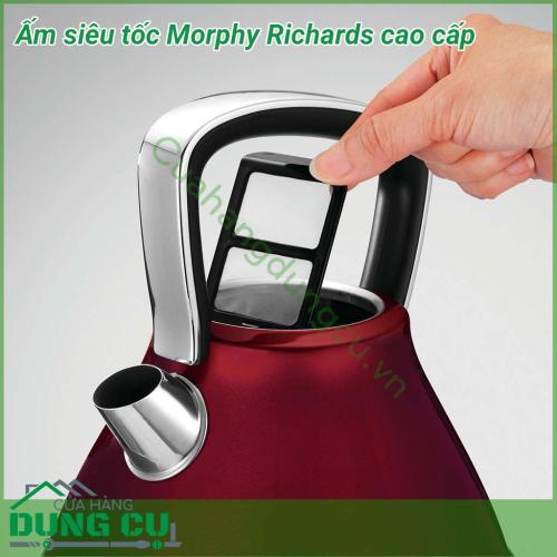 Ấm siêu tốc Morphy Richards cao cấp với thiết kế CỔ ĐIỂN - SANG TRỌNG, lớp mạ chống bám bẩn giúp ấm trông luôn như mới, nổi bật và sáng bừng căn bếp của bạn. Hộp đựng đẹp và sang trọng - rất ý nghĩa khi làm quà tặng