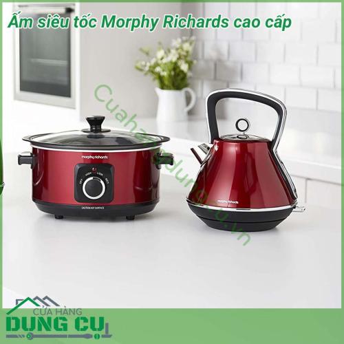 Ấm siêu tốc Morphy Richards cao cấp với thiết kế CỔ ĐIỂN - SANG TRỌNG, lớp mạ chống bám bẩn giúp ấm trông luôn như mới, nổi bật và sáng bừng căn bếp của bạn. Hộp đựng đẹp và sang trọng - rất ý nghĩa khi làm quà tặng