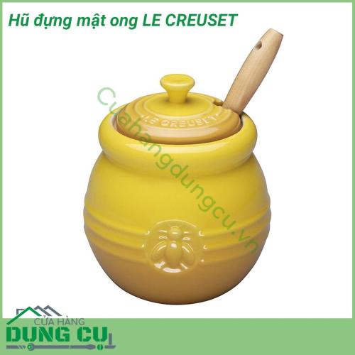 Hũ đựng mật ong LE CREUSET bằng gốm đá dung tích 480ml dùng đựng mật ong. Tráng men cao cấp chống mùi hôi, ố màu, sứt mẻ và nứt. 