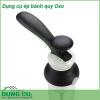 Dụng cụ ép bánh quy Oxo tạo nên những chiếc bánh quy với hoa văn rõ nét chỉ sau một thao tác dập.